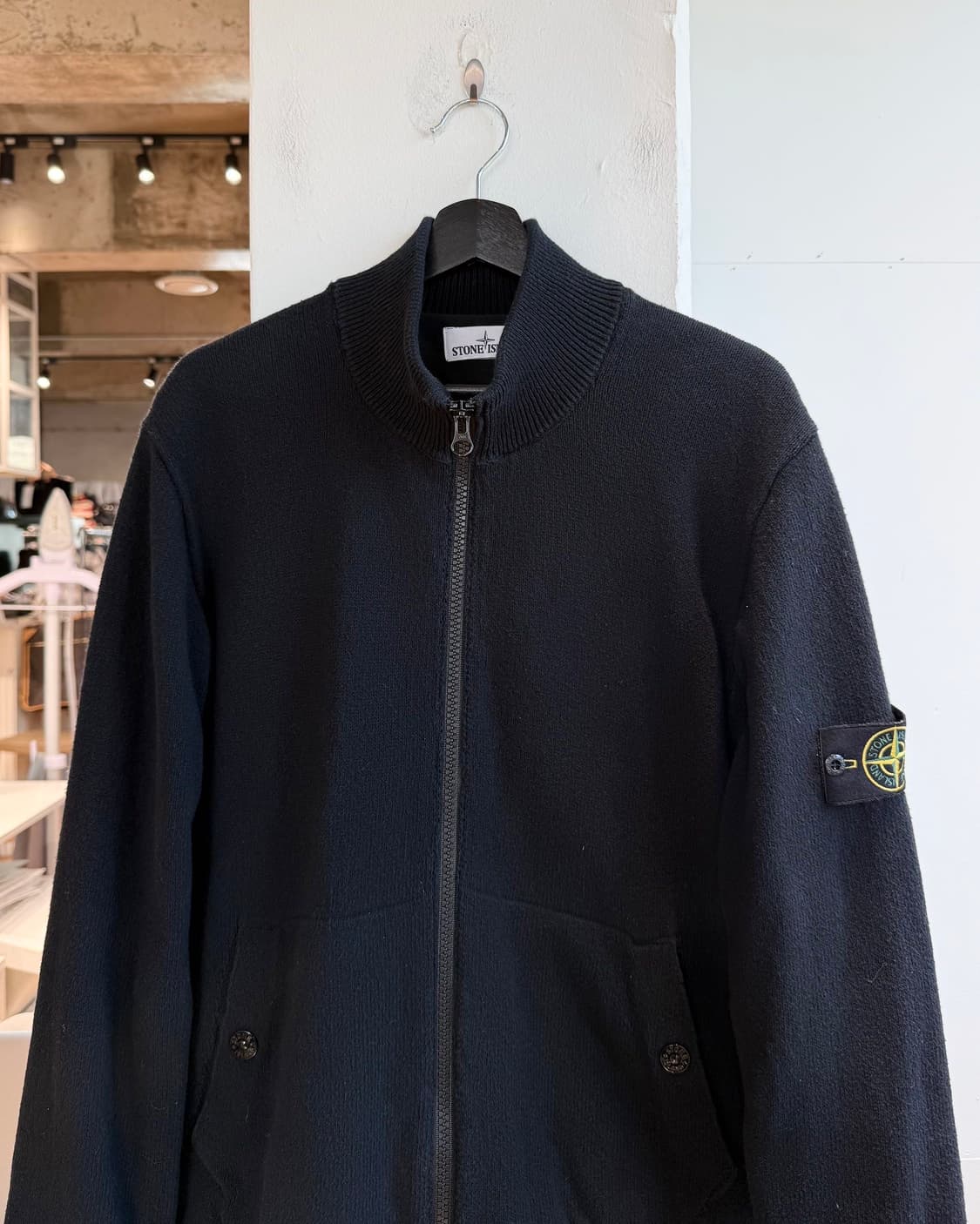 스톤아일랜드 블랙 와펜패치 집업 자켓  상품이미지3