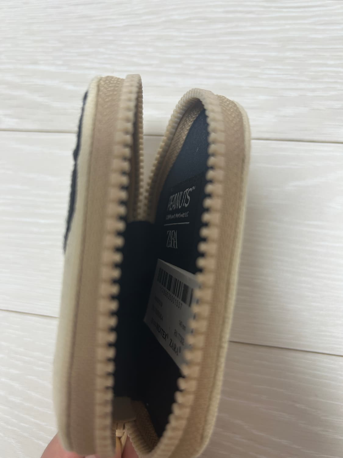 자라 ZARA 스누피 피너츠 지갑 상품이미지3