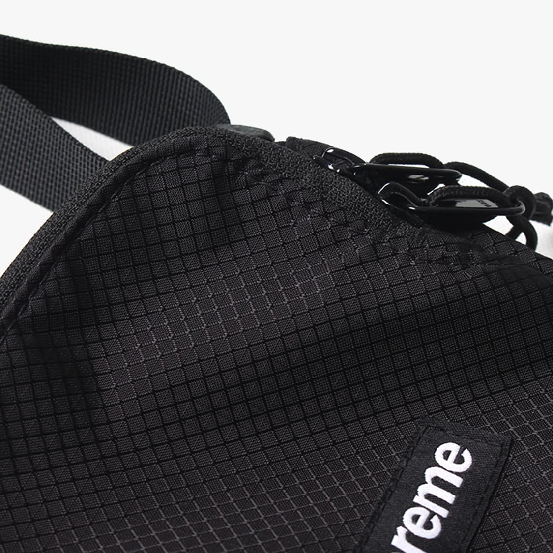  SUPREME "Black Shoulder Bag" 상품이미지4