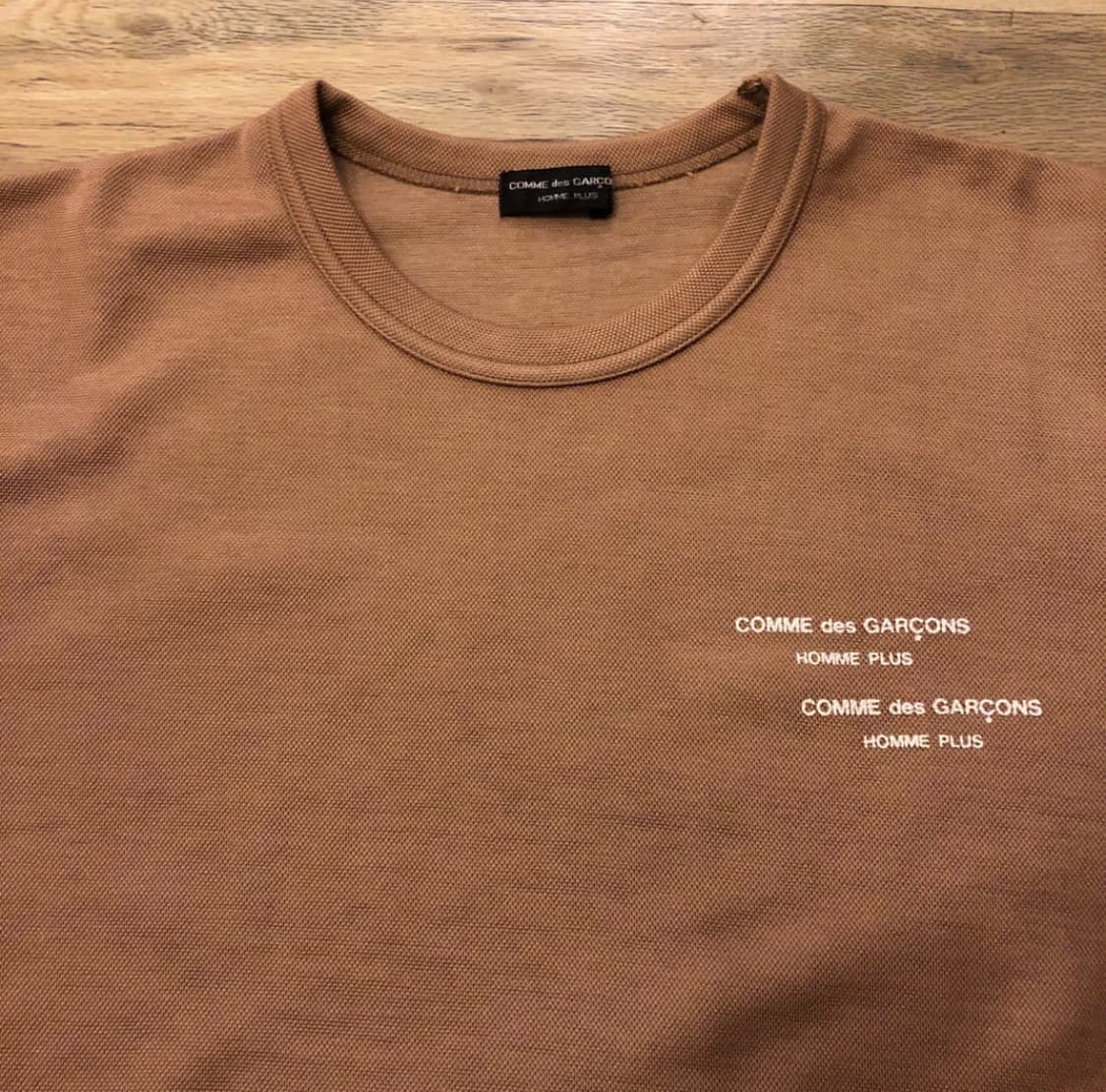 꼼데가르송 옴므 플러스 로고 반팔 티셔츠 상품이미지1