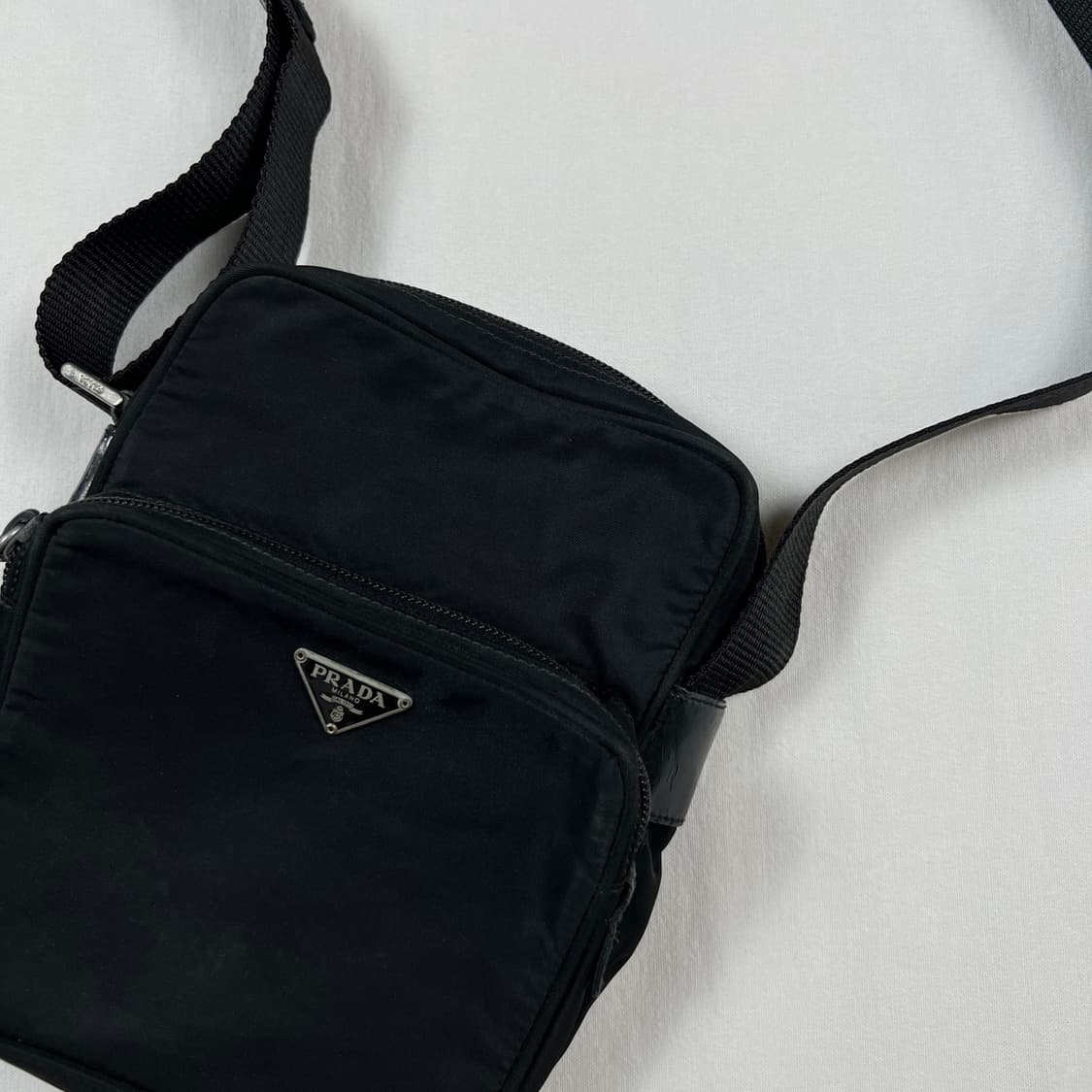 프라다 prada 로고 크로스백 가방 상품이미지2
