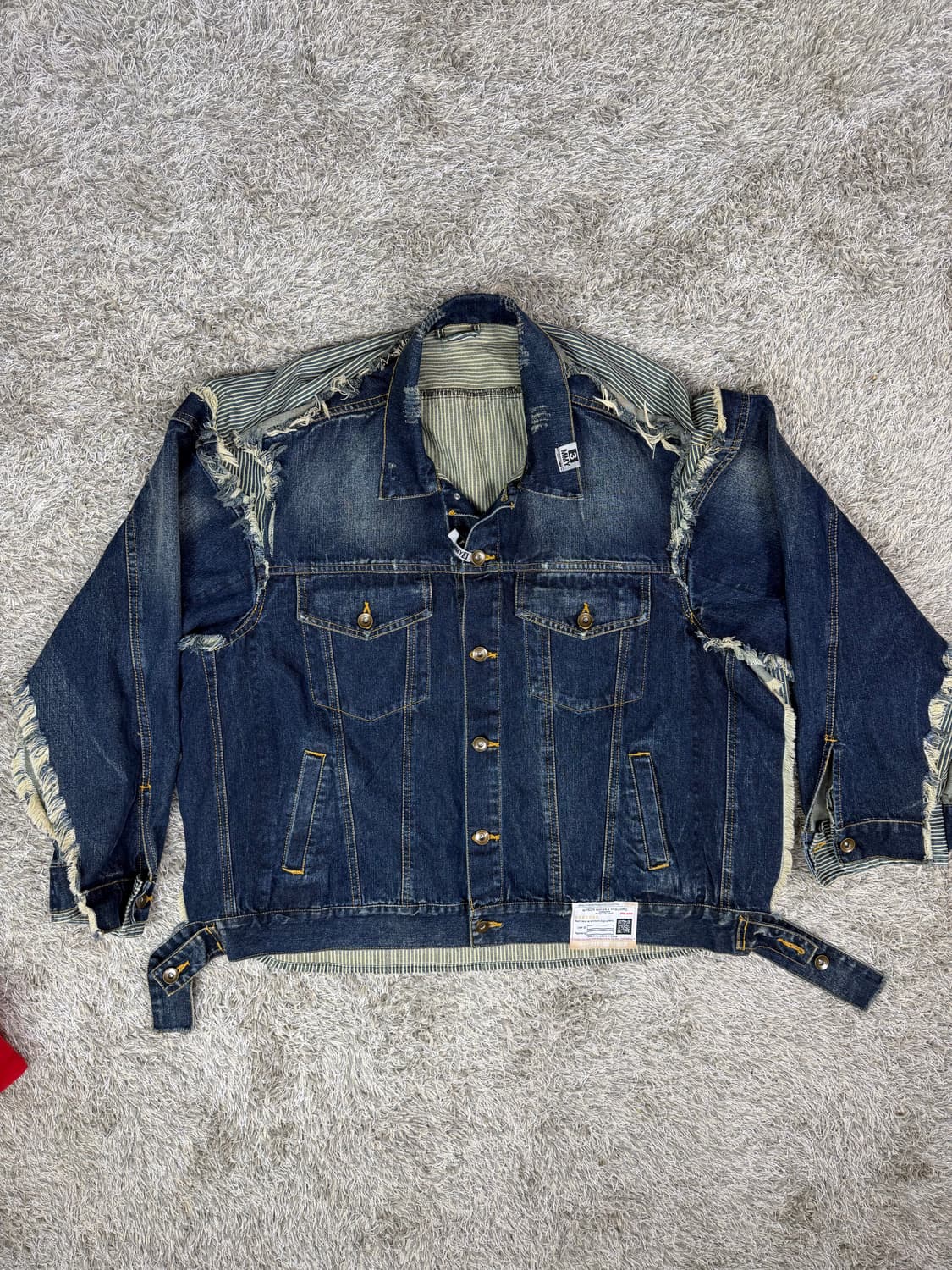 Maison Mihara Yasuhiro 감각적인 디자인 데님 자켓입니다 상품이미지2