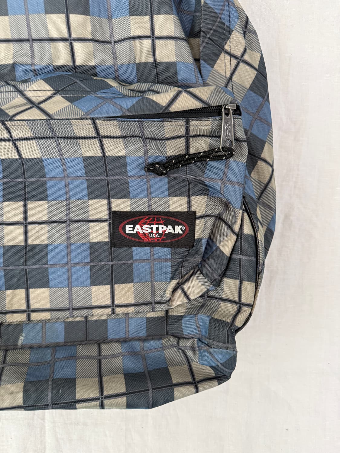 Eastpak 이스트팩 체크 백팩 상품이미지2