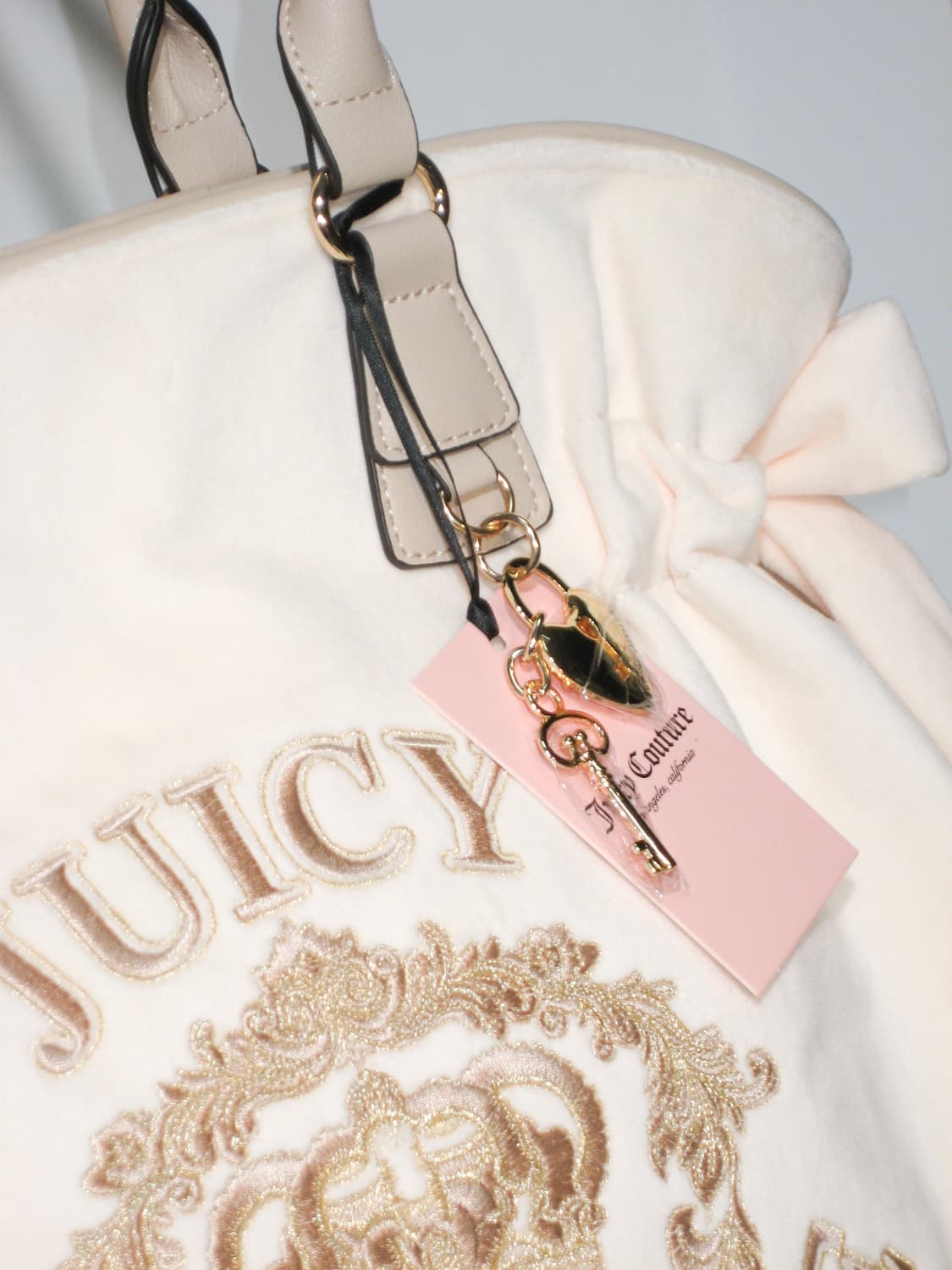 쥬시 꾸뛰르 크림&핑크 벨로아 빅 숄더백 + 하트 키 챰 💛 히메갸루  상품이미지2