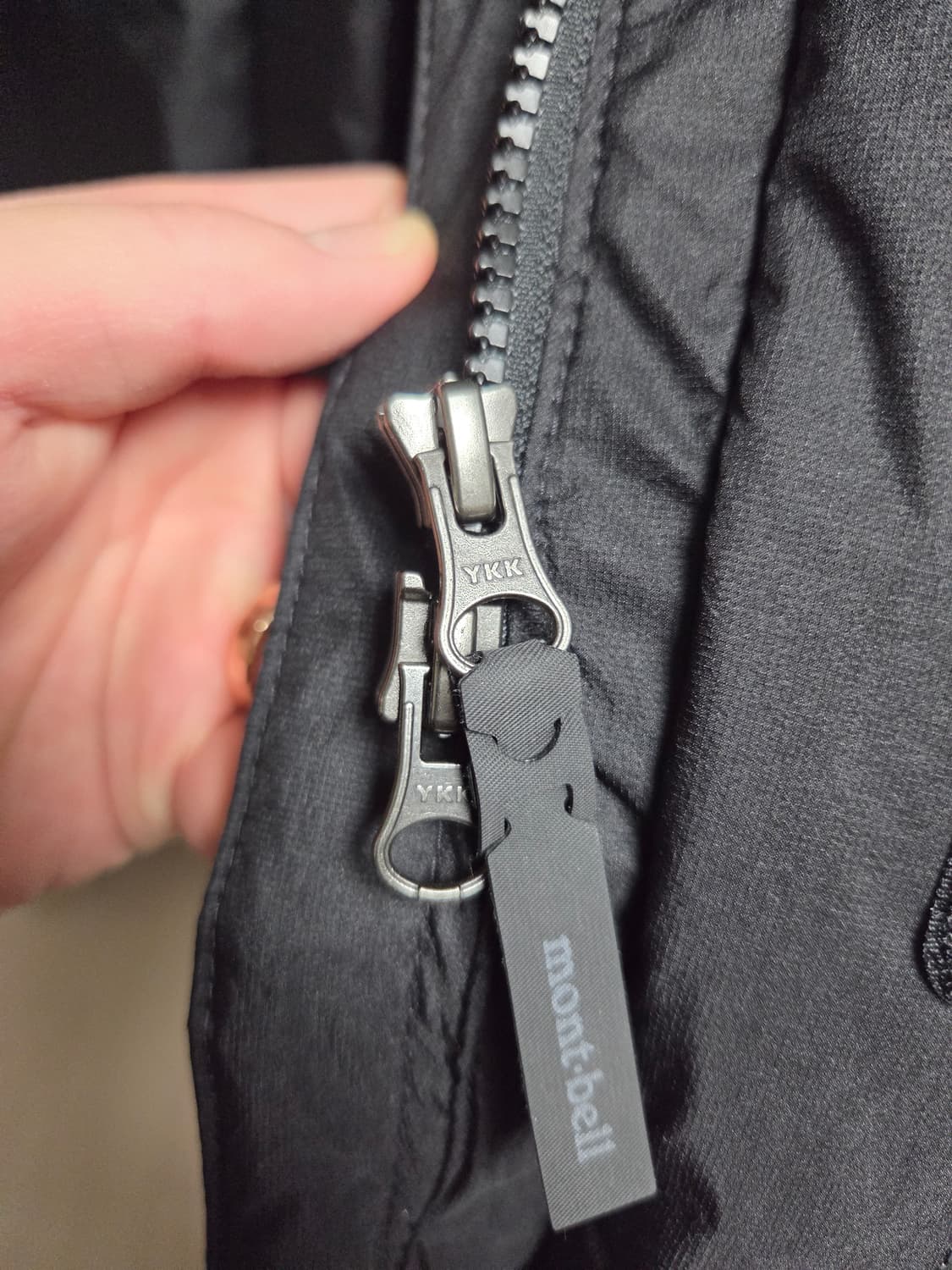 몽벨 가이아 구스다운 코트 롱패딩 판매합니다. 상품이미지5