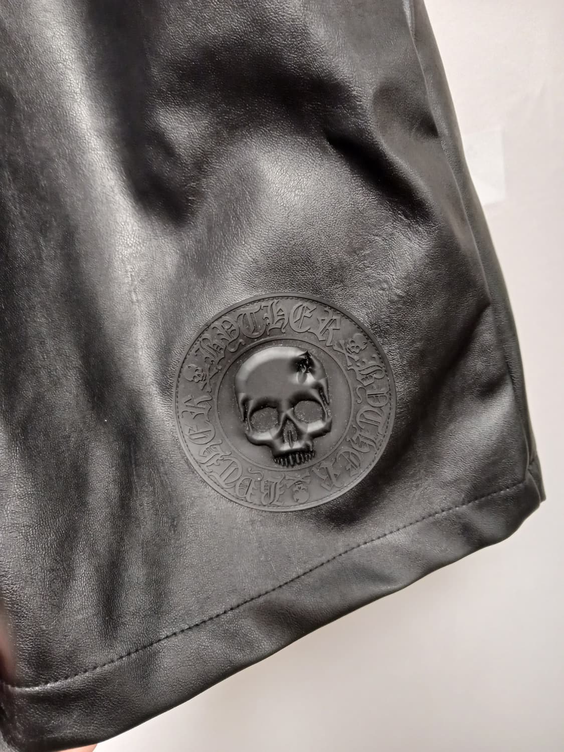 바이더알 해골로고 가죽 팬츠 상품이미지2