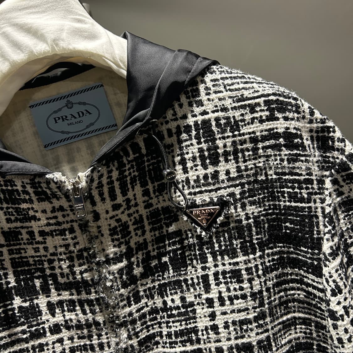 프라다 나일론 트위드 셋업 투피스 상품이미지3