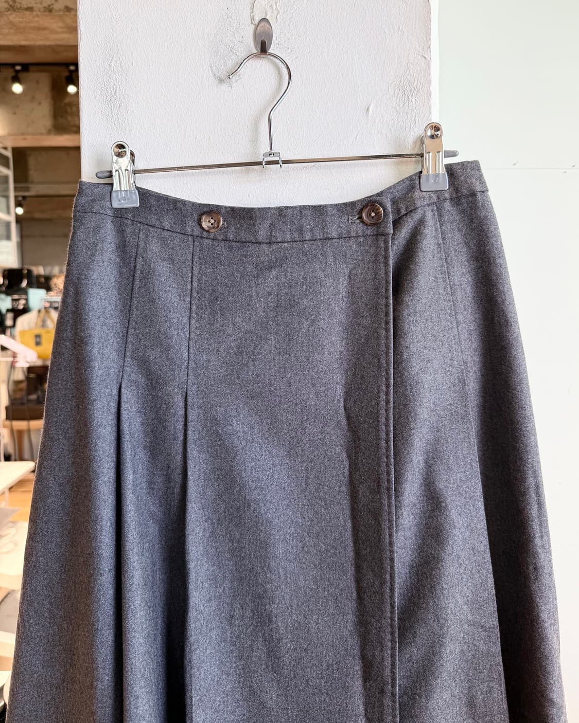 마가렛 호웰 차콜 랩 핀턱 미디스커트 상품이미지2