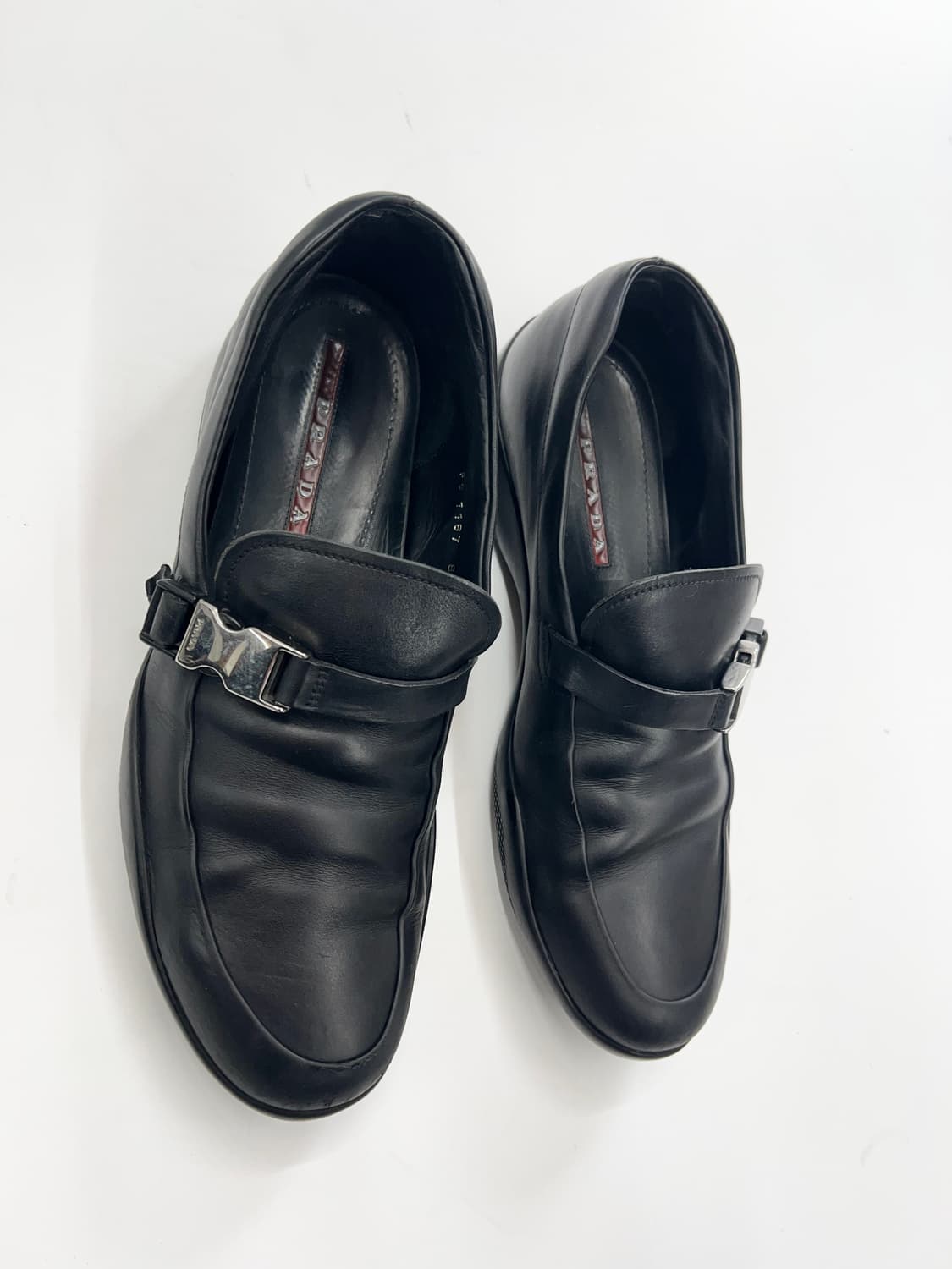 프라다 스포츠 버클 로퍼 상품이미지2