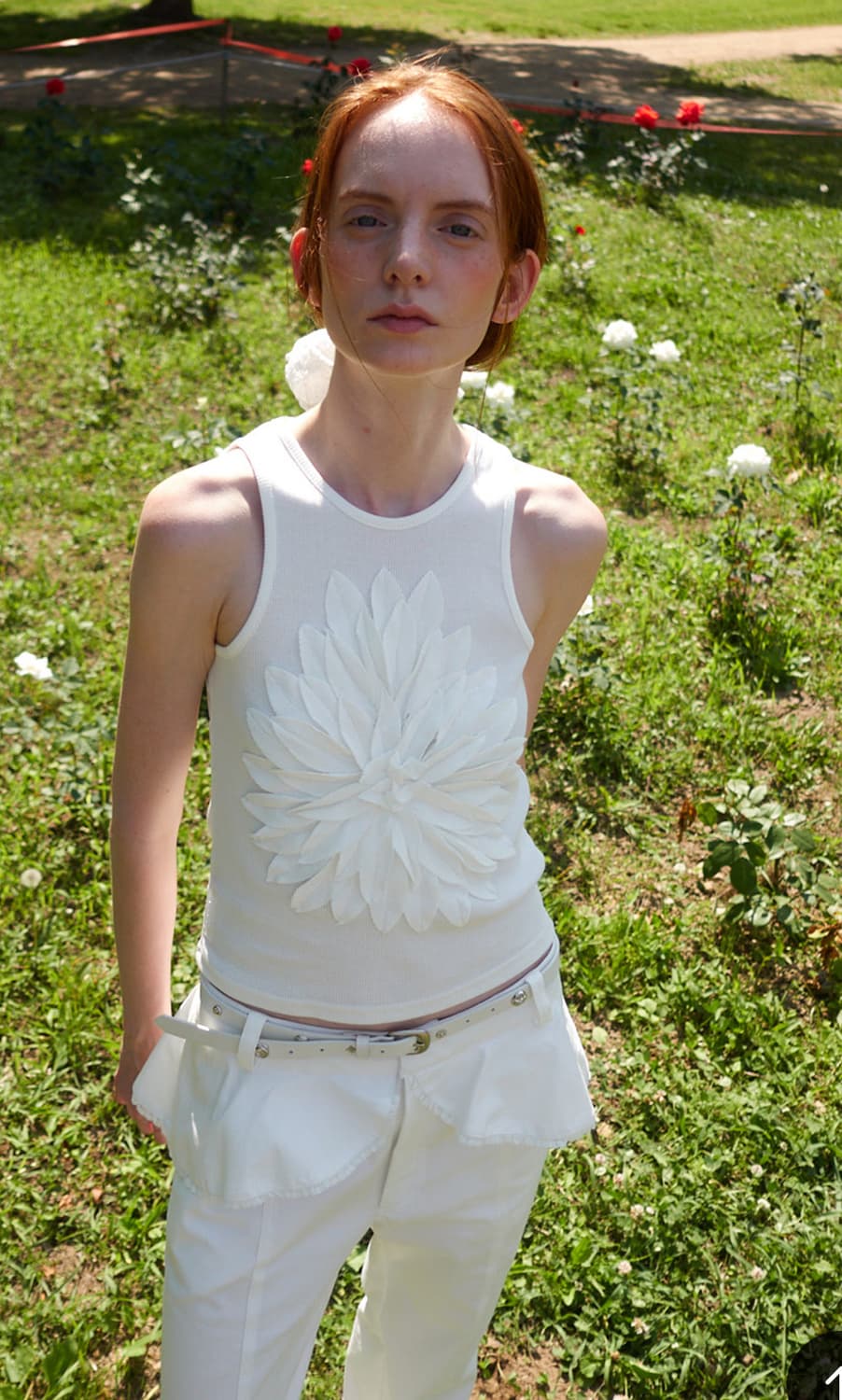 세릭/ 플라워 포인트 나시 FLOWER POINTED SLEEVELESS 상품이미지1
