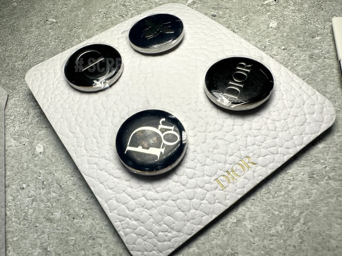 디올뷰티 익스크루시브 핀뱃지 남성 정장 브로치 상품이미지8