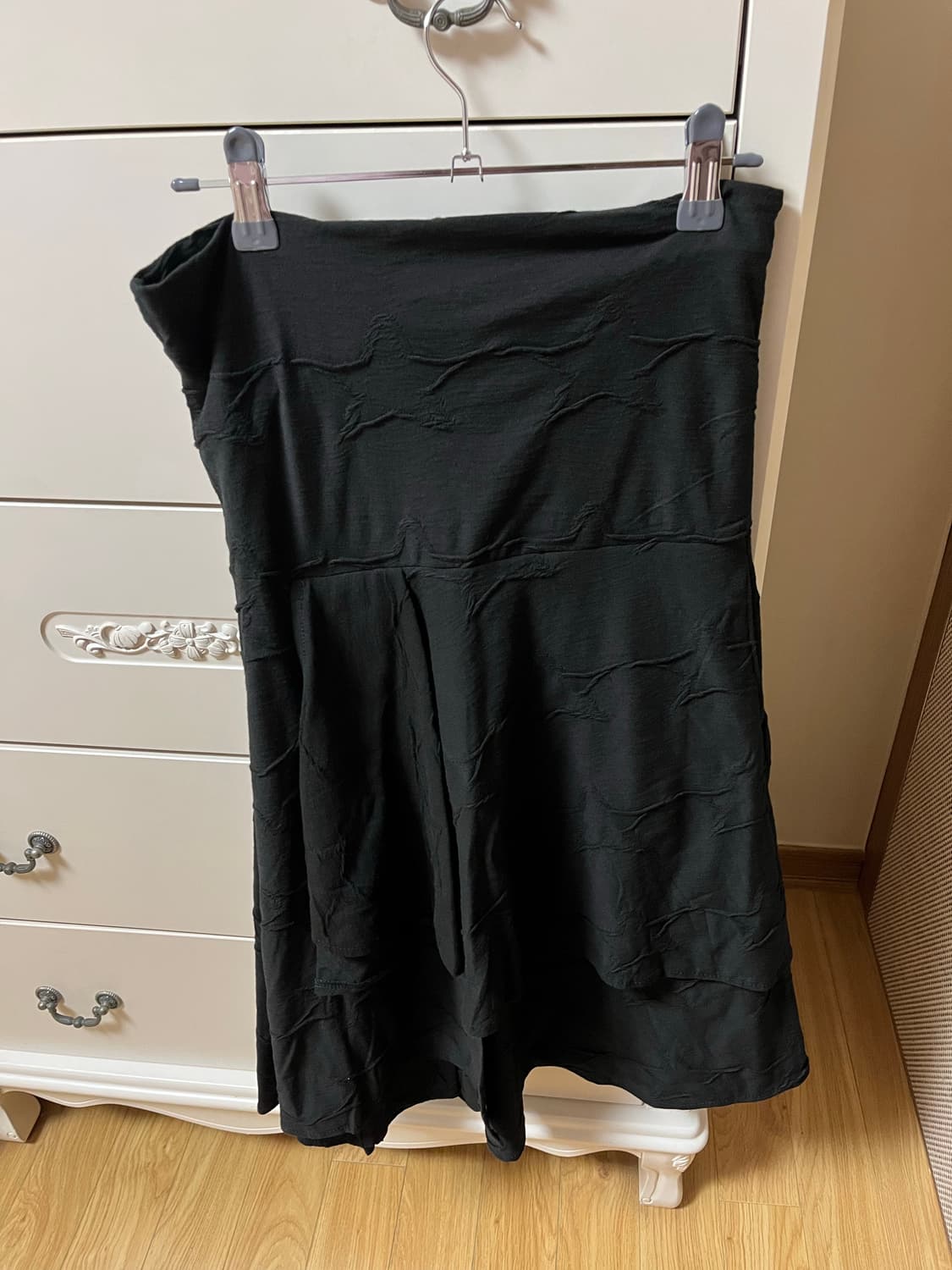 허그유어스킨 스타 플레어드 미디 스커트 블랙 치마 허유스 상품이미지3