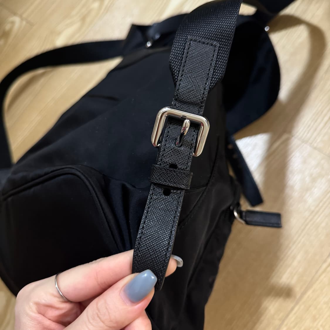 프라다 백팩 미듐 상품이미지3