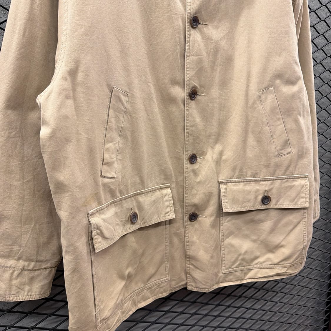 코튼 5버튼 워크자켓 사선포켓 체크누빔 안감 탈부착 디테일 상품이미지5