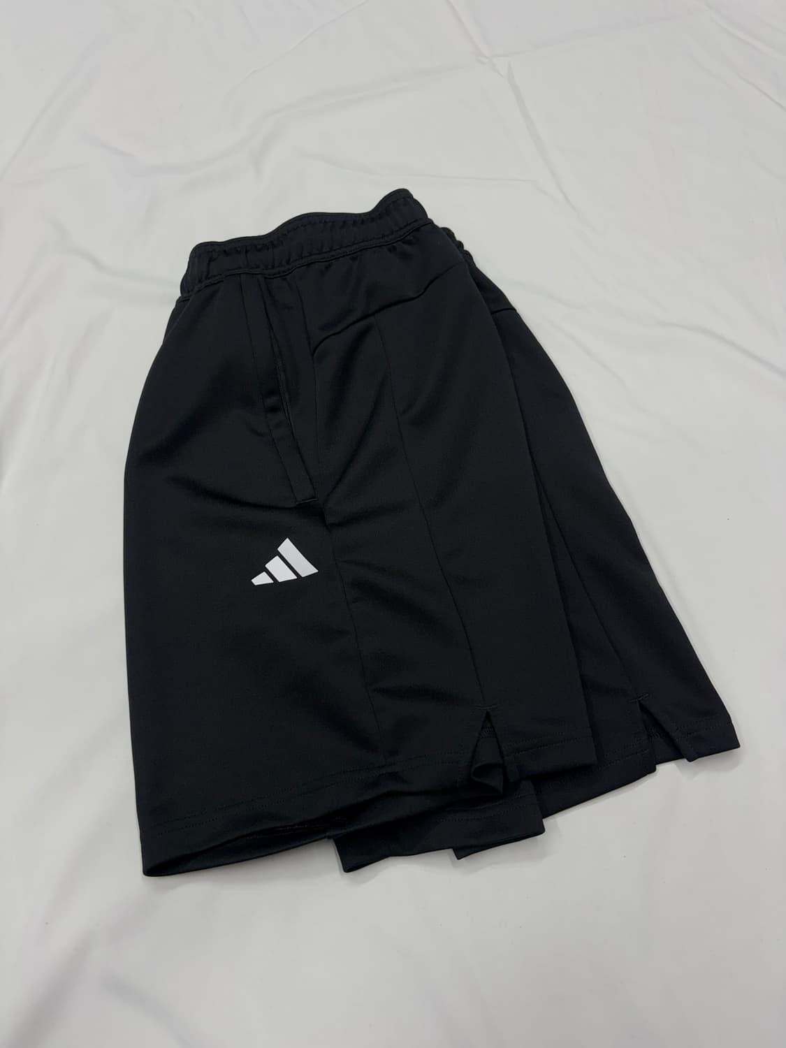 아디다스 에센셜 러닝 쇼트 반바지 상품이미지2