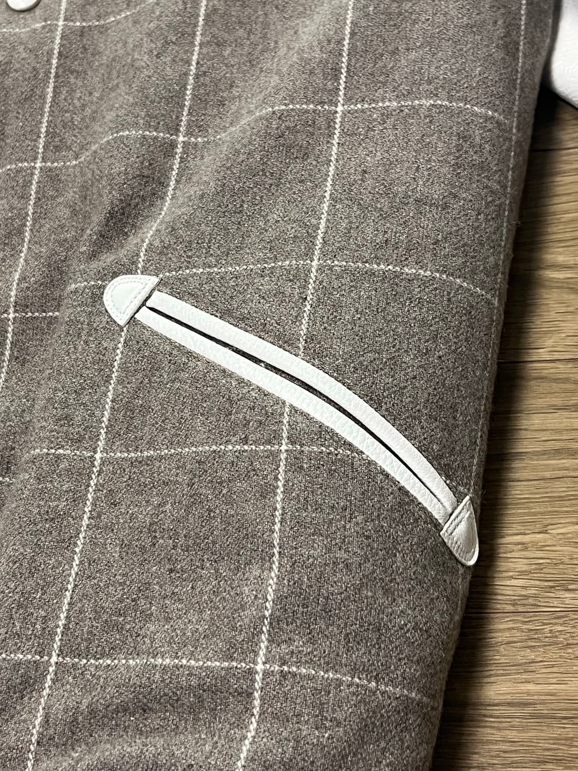 사스콰치패브릭스 eototo 바시티 자켓 상품이미지2