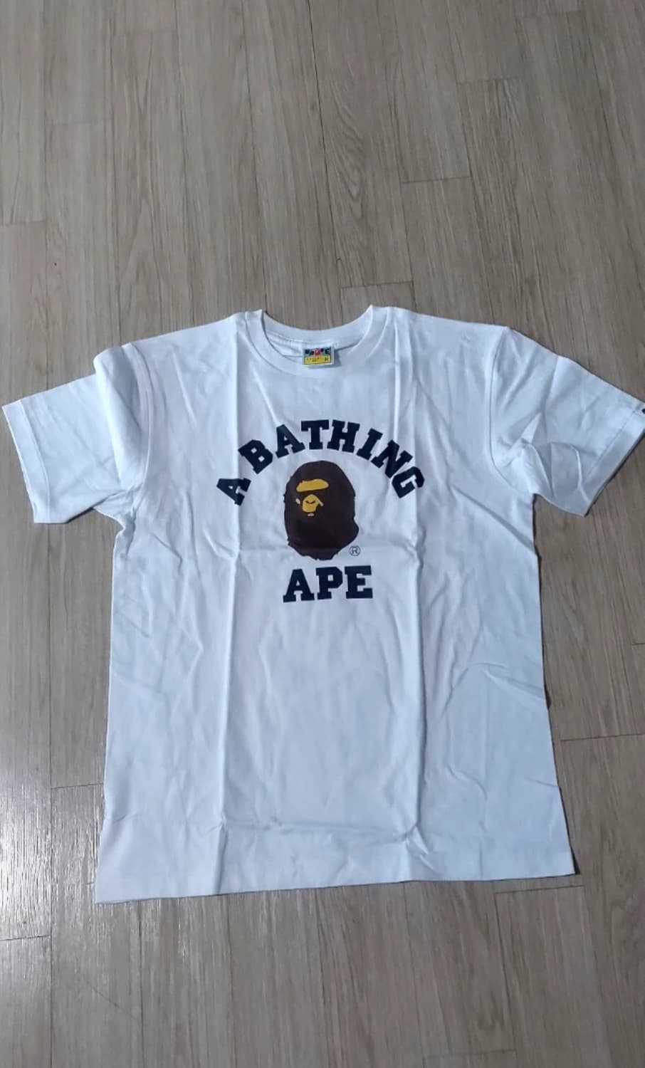 베이프 반팔티 화이트/블랙 새상품 상품이미지1