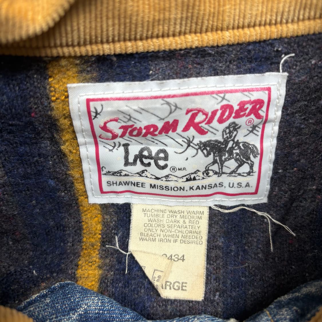 리 90‘s 스톰라이너 넥 코듀로이 트러커 자켓 상품이미지3