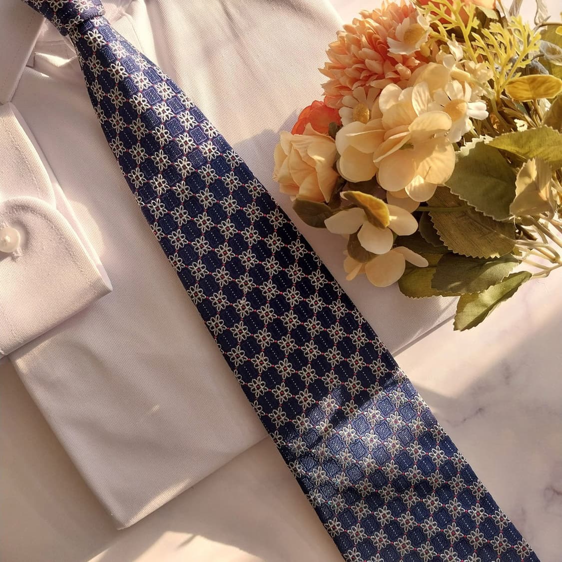 닥스 실크 네이비블루 플라워 패턴 넥타이 8.5cm A+등급 K1419
 상품이미지9