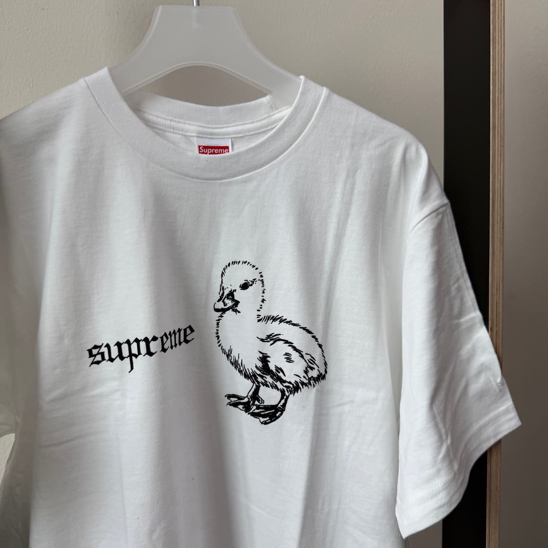 슈프림 로고 덕 반팔 티셔츠 2컬러 상품이미지3