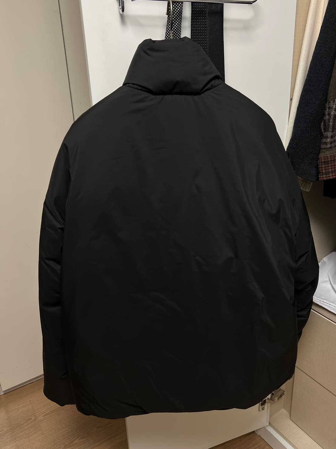 스튜디오 니콜슨 패딩 상품이미지2