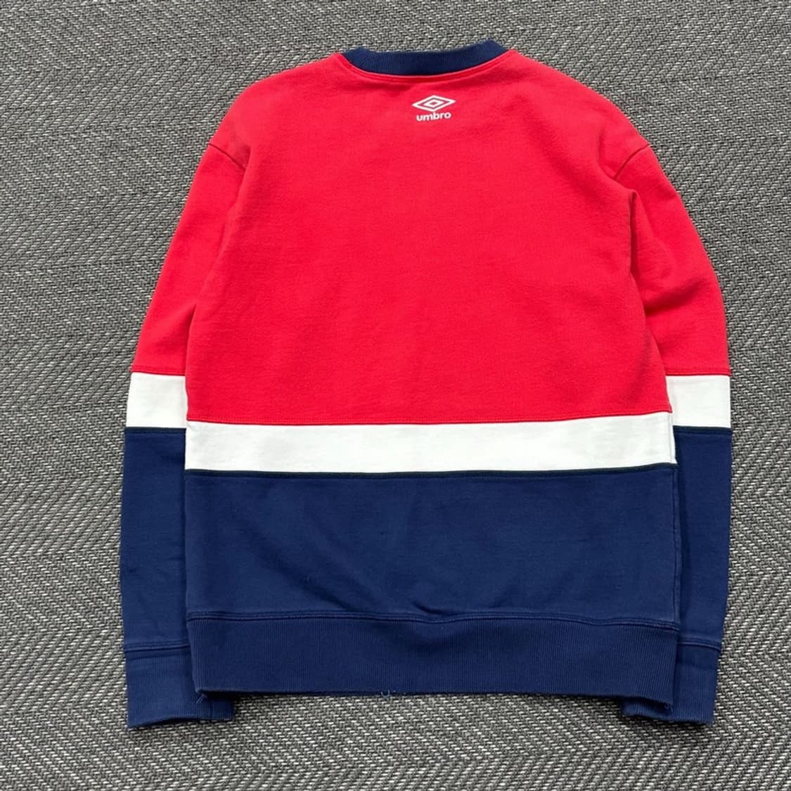 엄브로 배색 프린팅 맨투맨v0434 상품이미지2