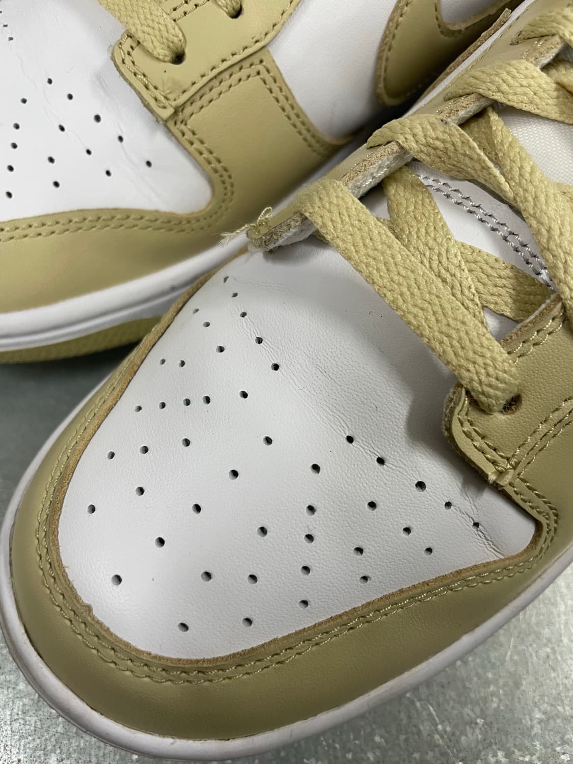 나이키 덩크 로우 팀 골드 앤 화이트 270 상품이미지8