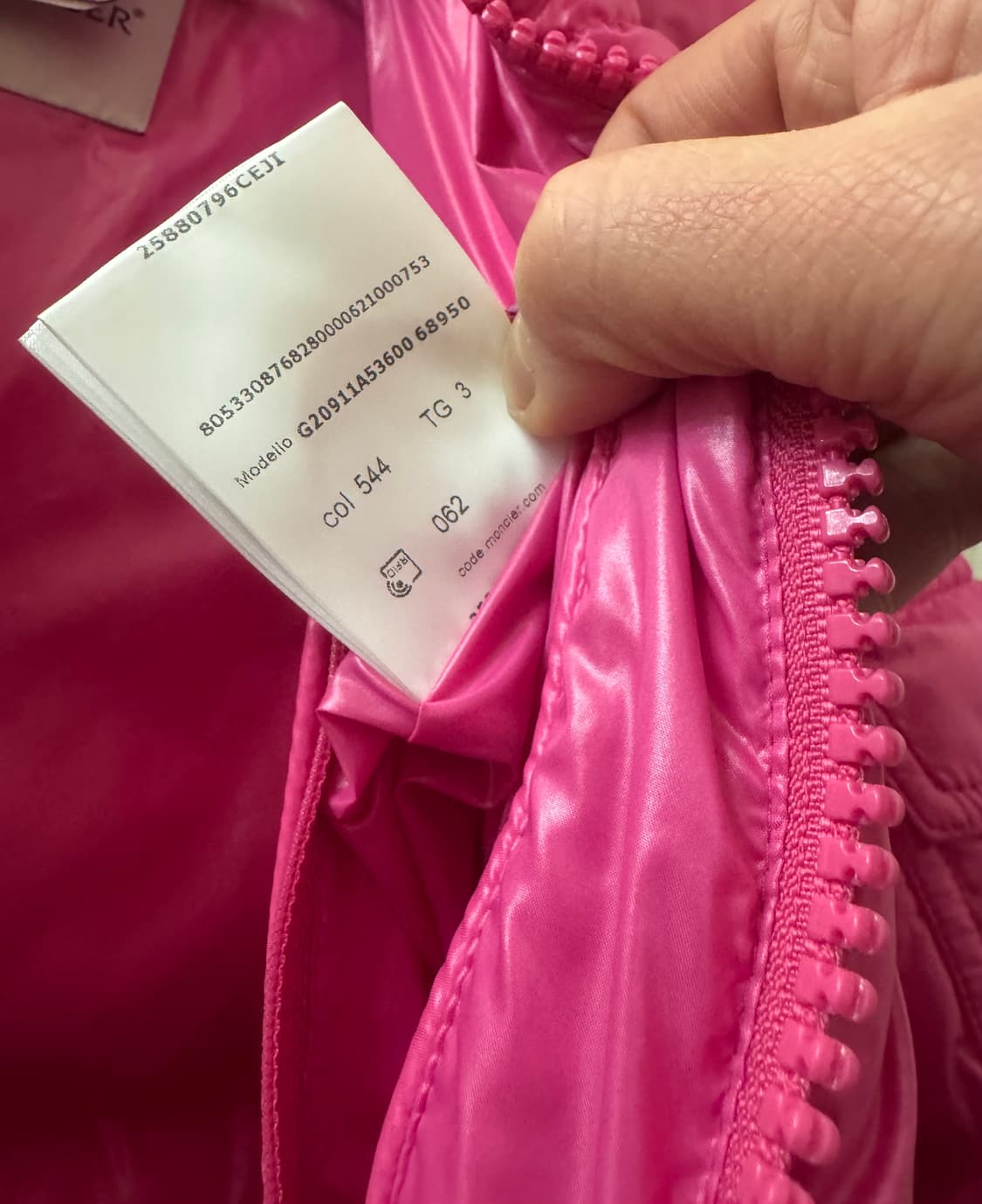 moncler maya giubboto  몽클레어 마야 후드 쇼트 다운 상품이미지5