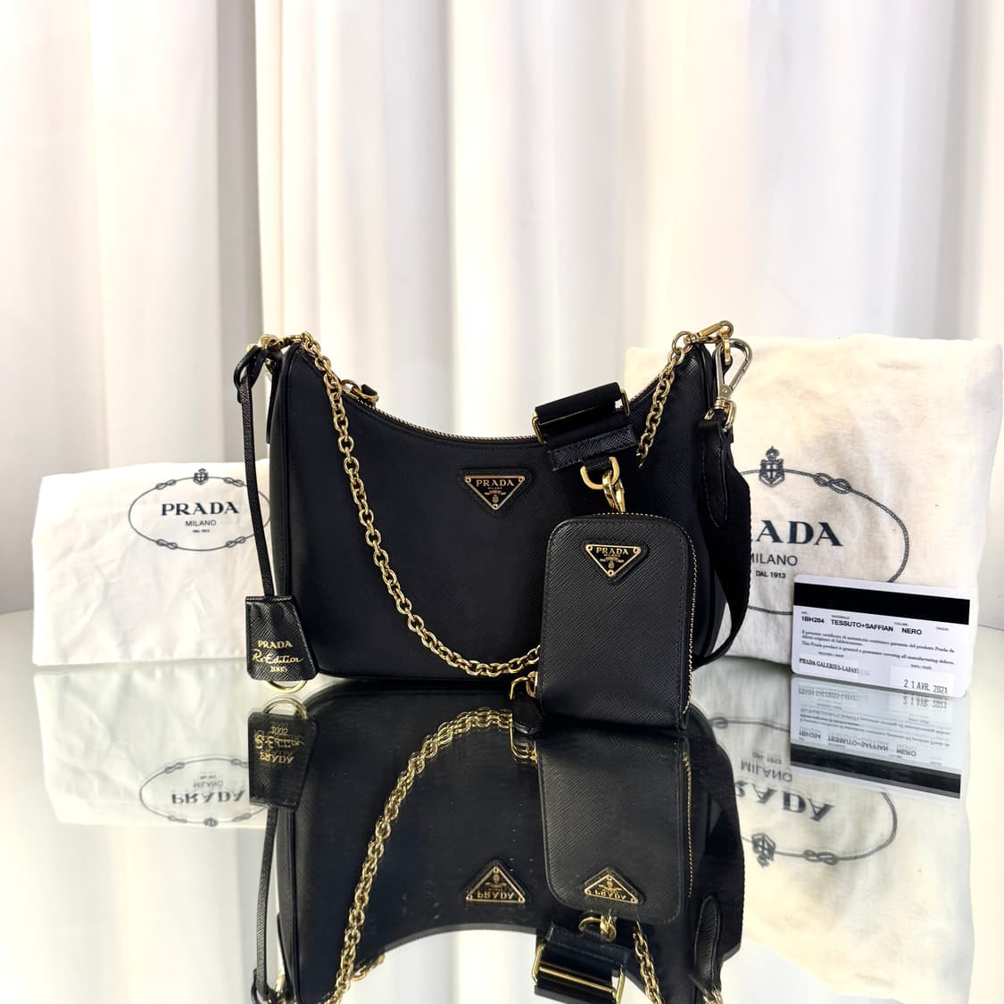 프라다 리에디션 사피아노 레더 테수토 호보백 블랙 골드 상품이미지2