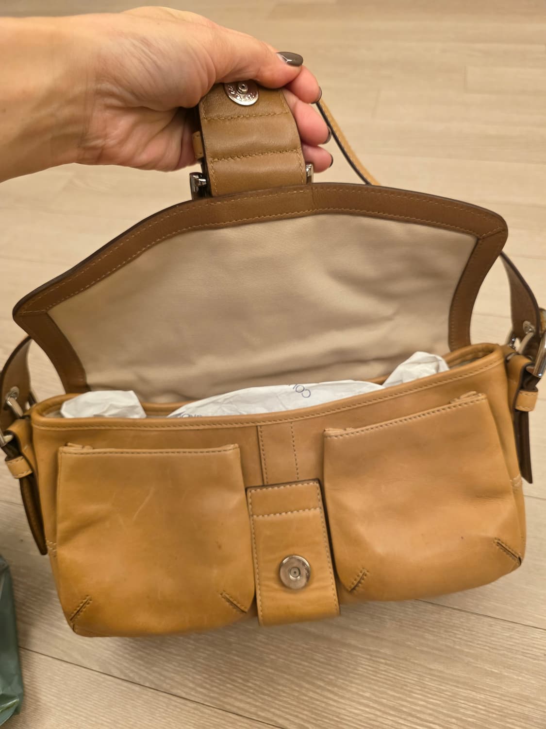 코치 가죽 숄더백 상품이미지2