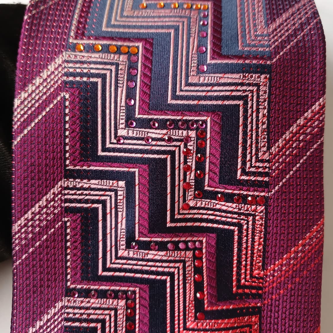 밀라숀 실크 퍼플 지그재그 패턴 넥타이 9.2cm A+등급 A19773
 상품이미지8