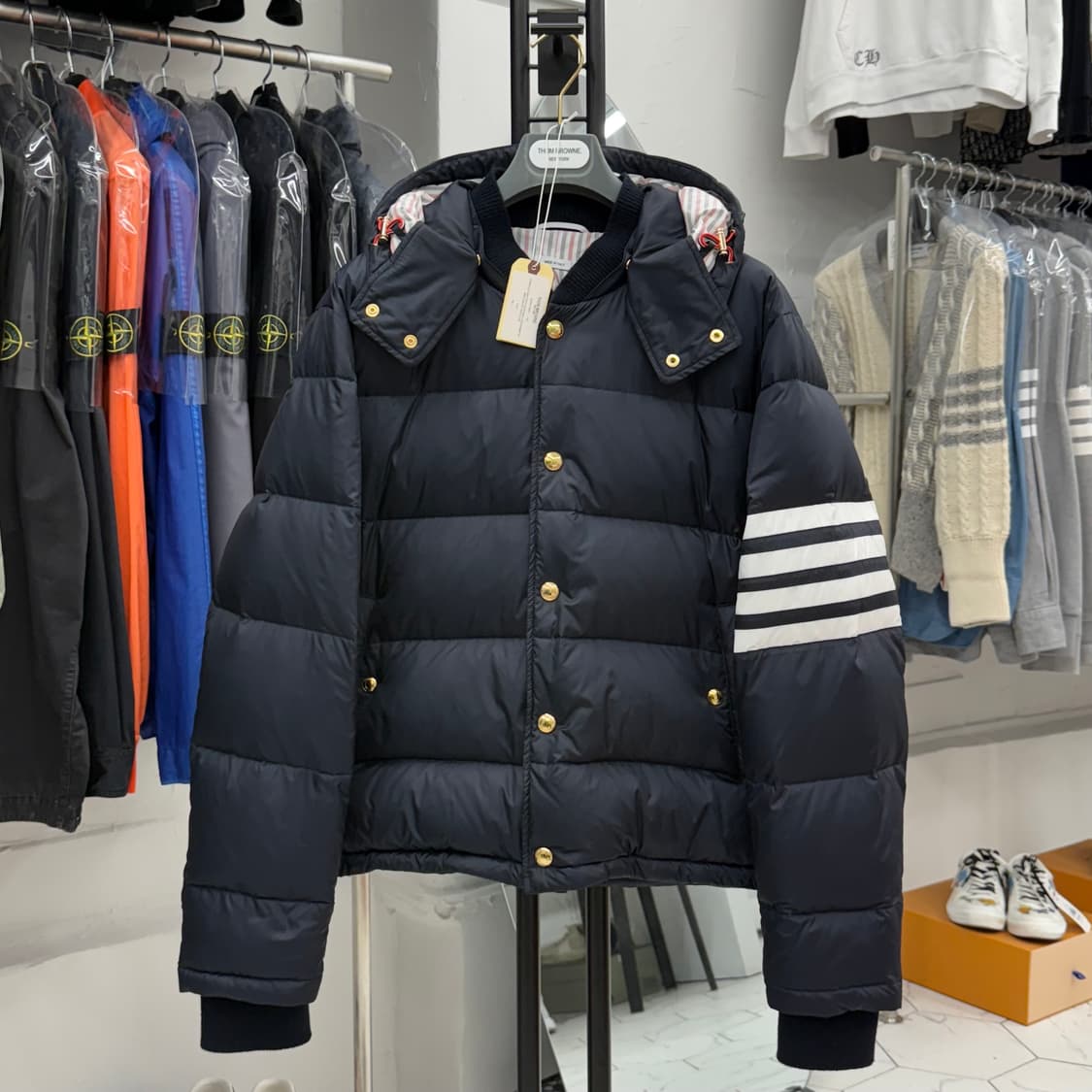 [4] 톰브라운 사선완장 나일론 금장 패딩 상품이미지1