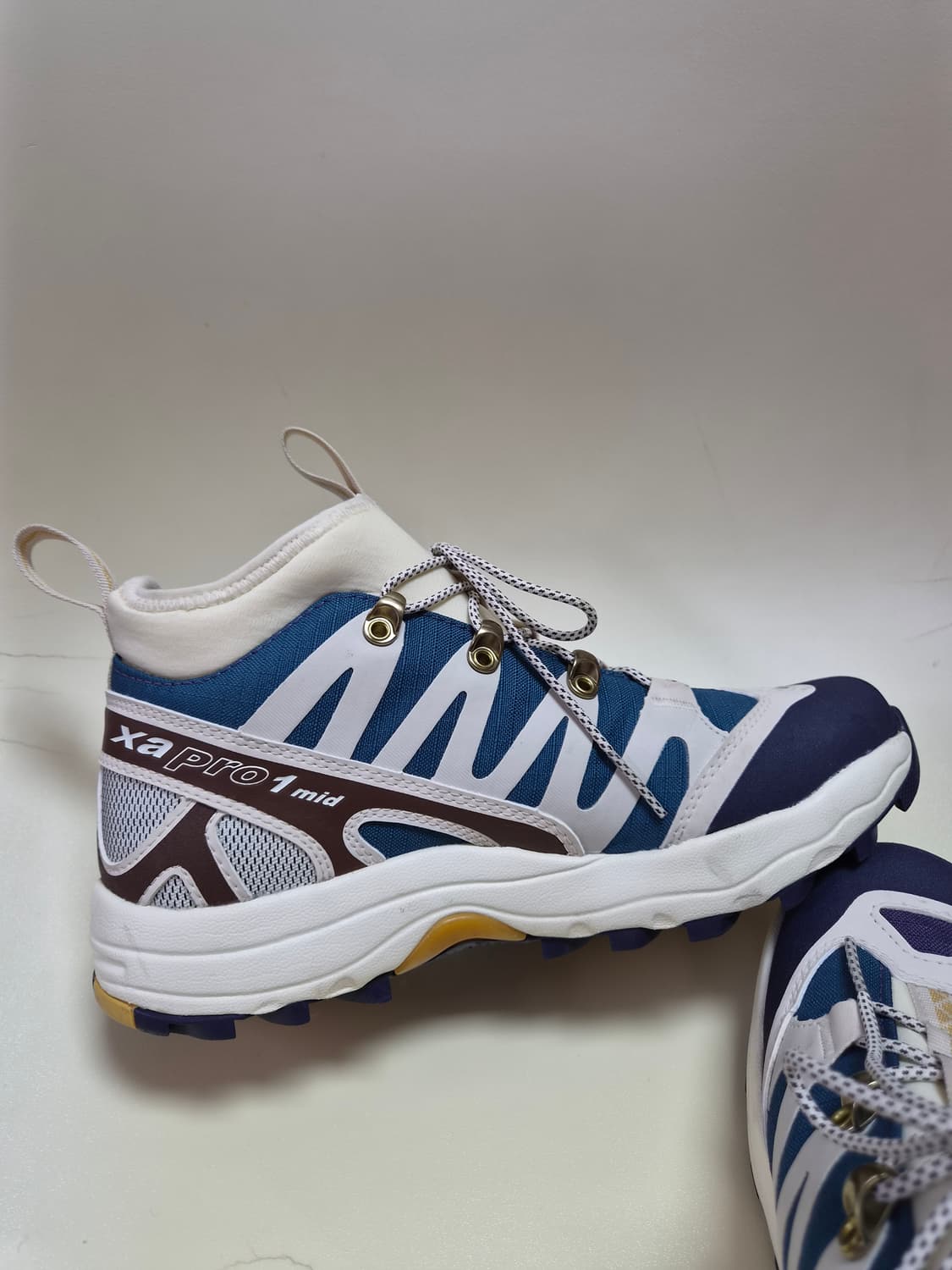 살로몬 고어텍스 운동화 250 크림퍼플브라운 상품이미지4