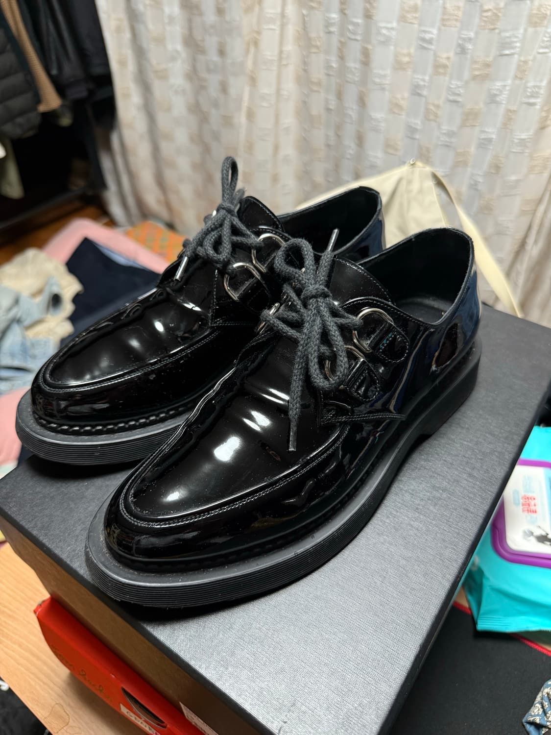 [사용감 적음] 생로랑 페이턴트 레더 더비 슈즈 41.5 상품이미지1