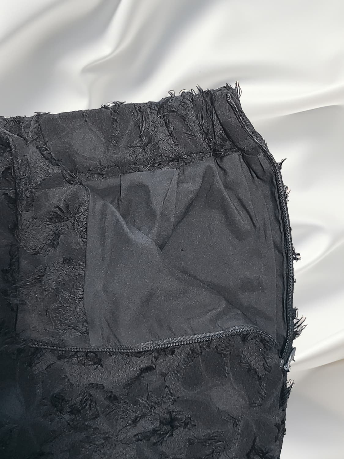 플라워 텍스처 머메이드 블랙 스커트 상품이미지2