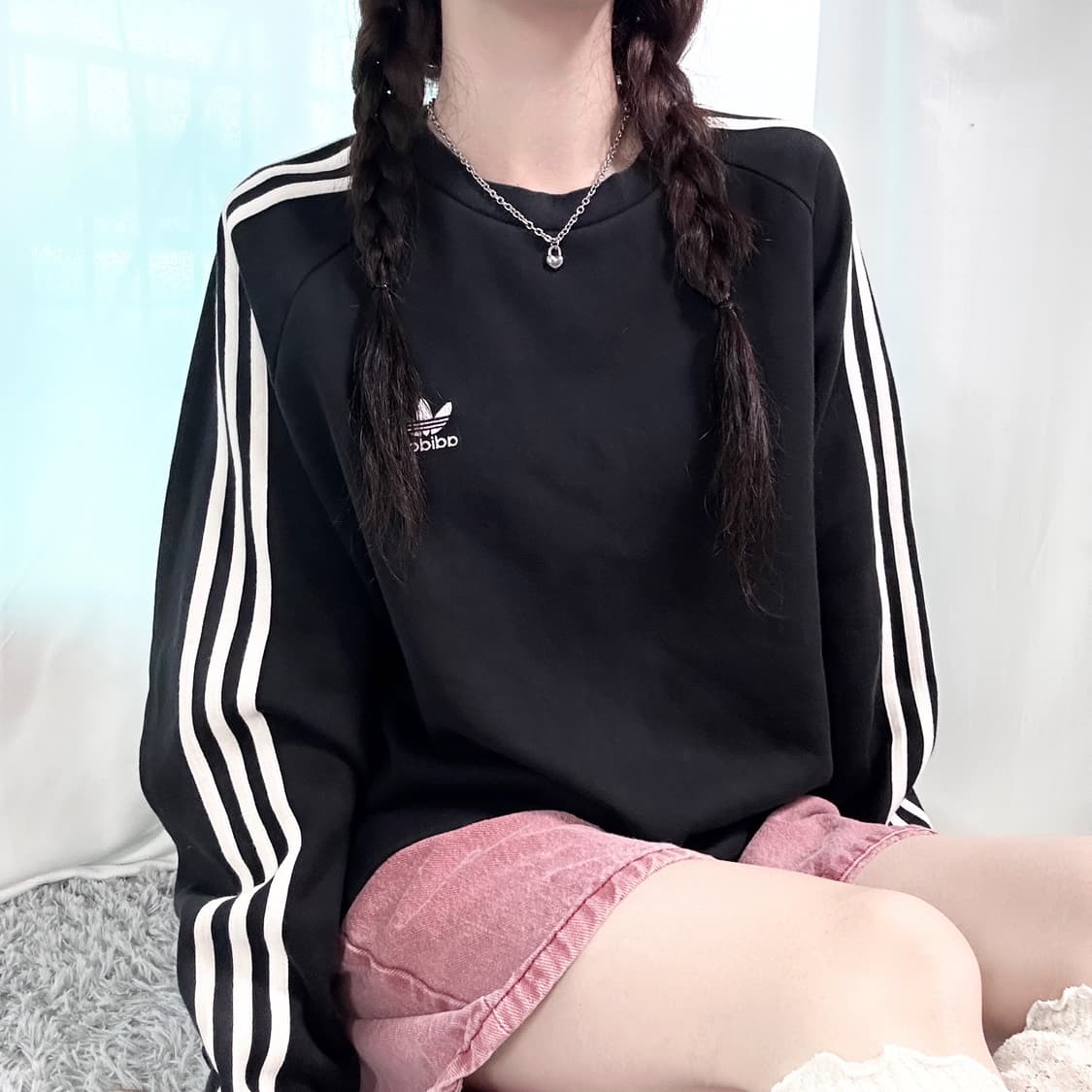 아디다스 자수로고 삼선 맨투맨 상품이미지2