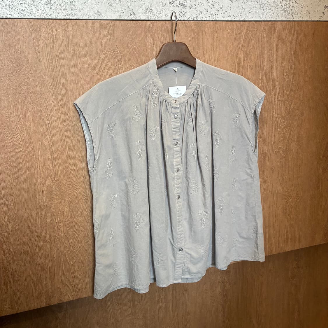 빈티지 플라워 자수 반팔 블라우스 헨리넥 루즈핏 그레이 k61 상품이미지1
