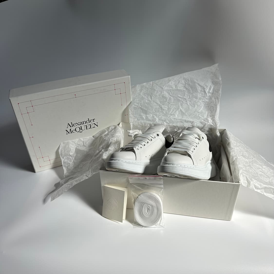 [새상품급/풀구성] 알렉산더 맥퀸 오버솔 스니커즈 37.5(245) 상품이미지10