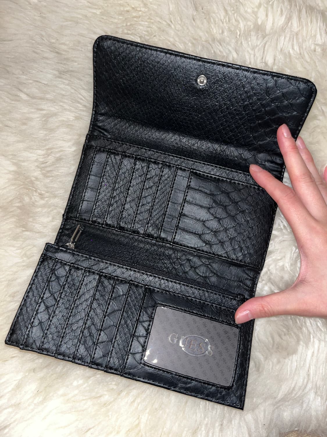 Guess Black Long Wallet 상품이미지4