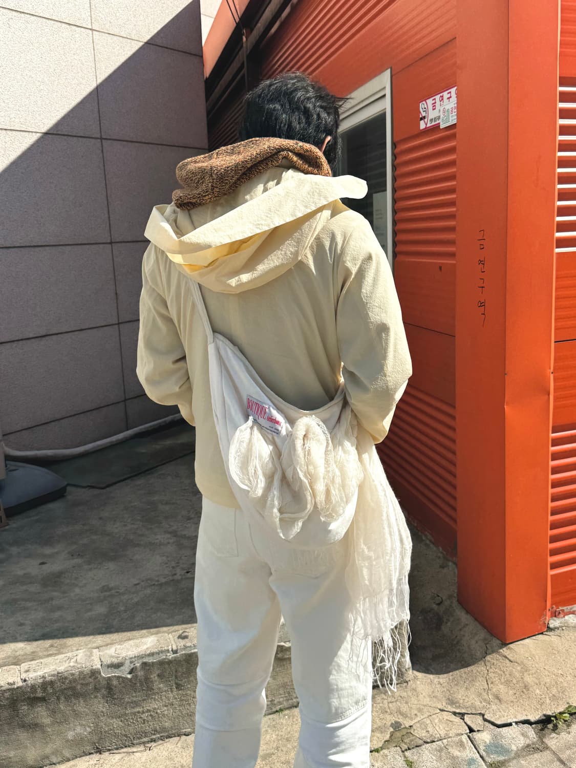 더 뮤지엄 비지터 스카프 백 상품이미지2