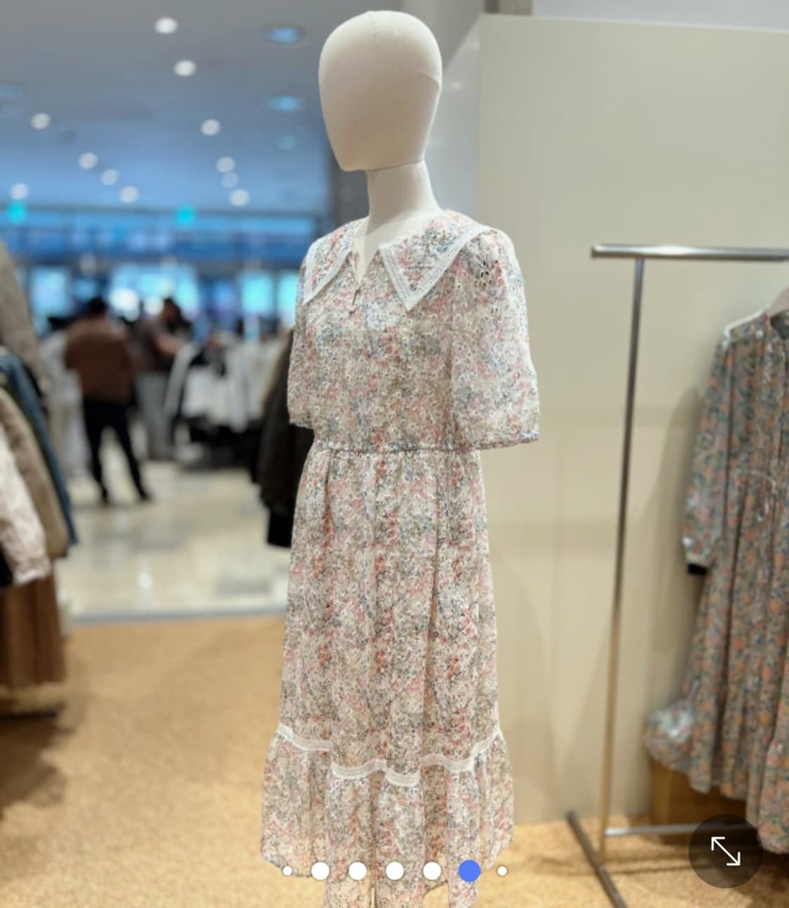 써스데이아일랜드 자수플라워 빅카라 원피스 M사이즈 상품이미지5