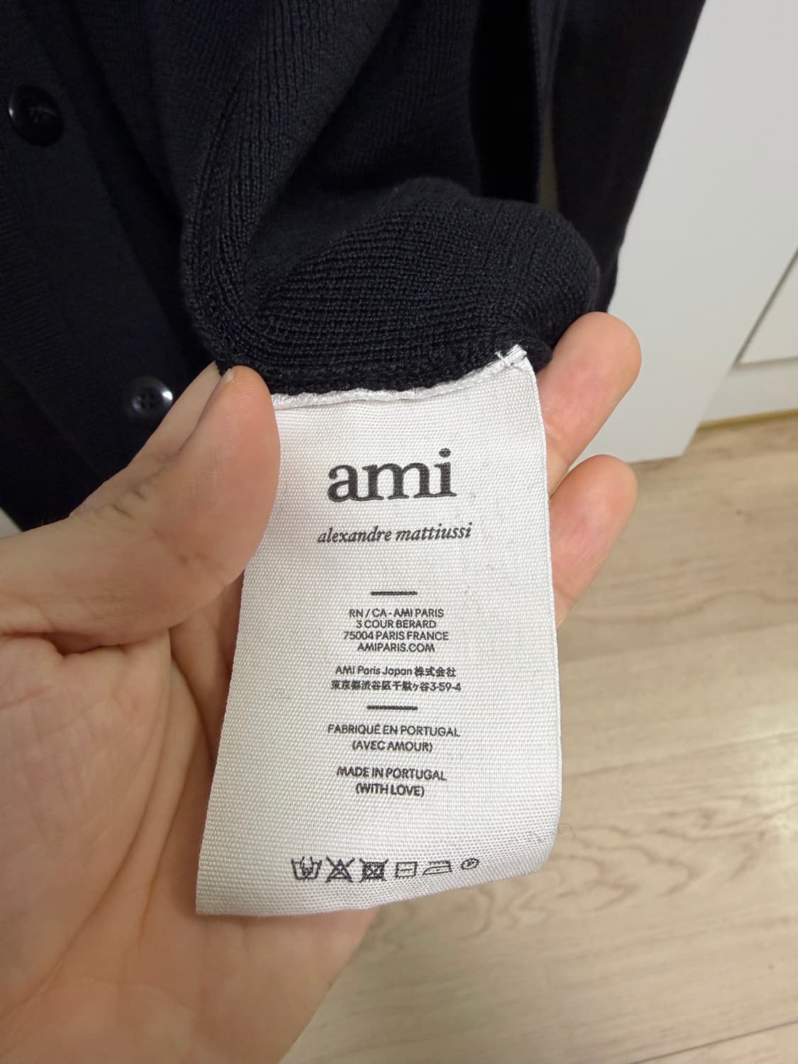 (L)아미 스몰 하트 가디건 블랙 상품이미지4