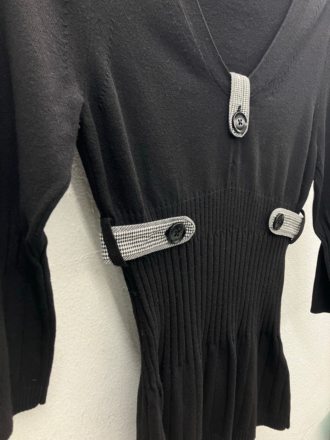 버튼 포인트 5부 니트탑 상품이미지3