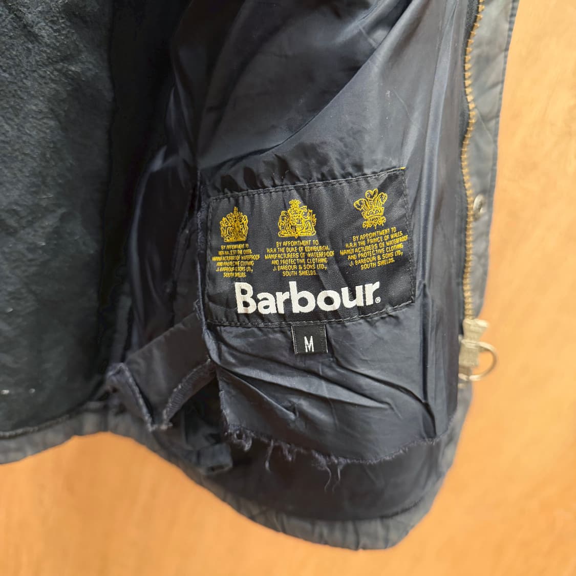 바버 퀄팅 자켓 코듀로이 카라 배색 지퍼 포켓 디테일 레귤러핏 차콜 상품이미지6