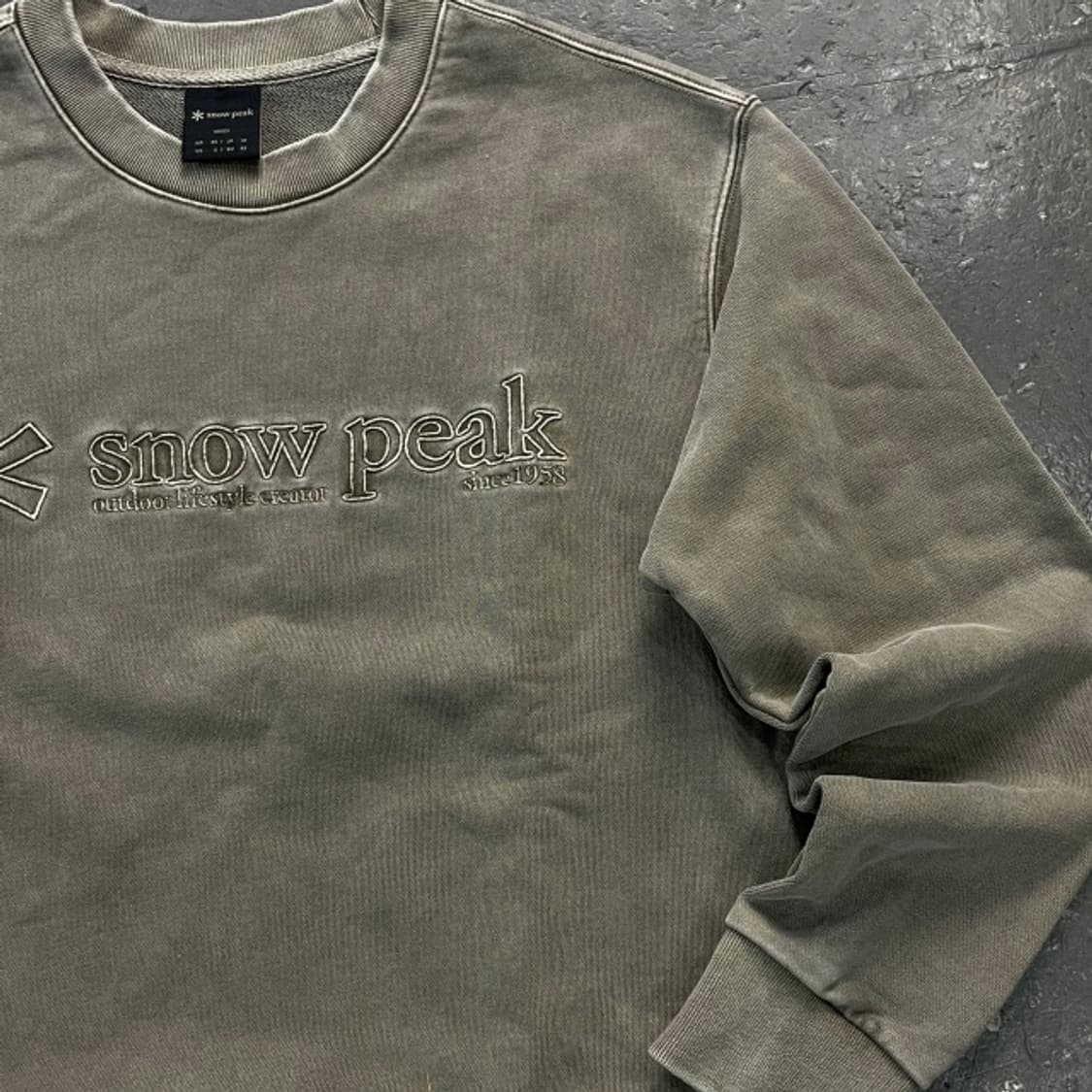 100 스노우피크 피그먼트 맨투맨  상품이미지2