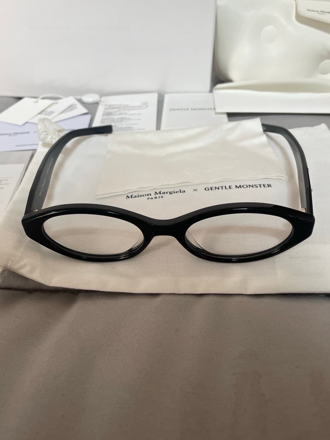 메종 마르지엘라x젠틀 몬스터 MM209 블랙 클리어 상품이미지5