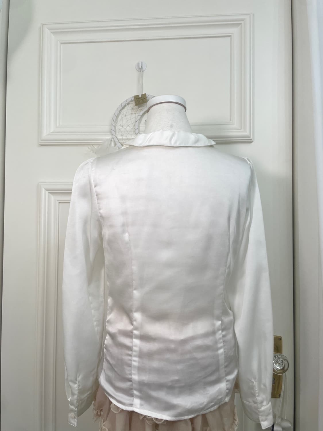 ivory satin ruffle blouse(size-2)  상품이미지4