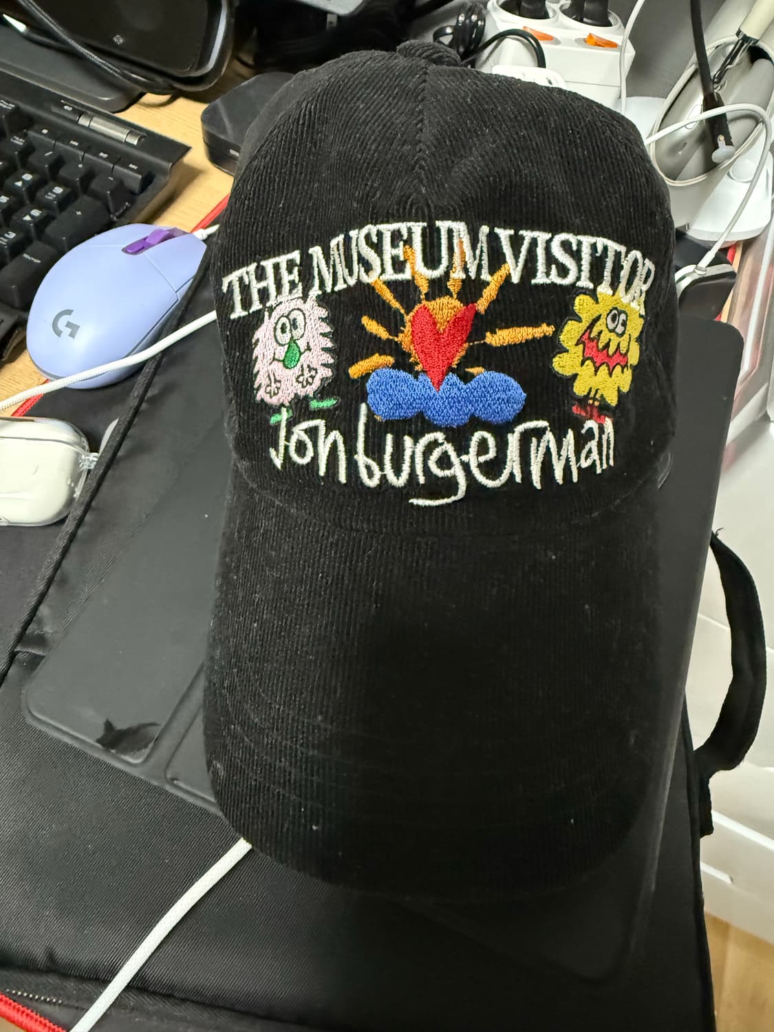 더뮤지엄비지터 볼캡 상품이미지1