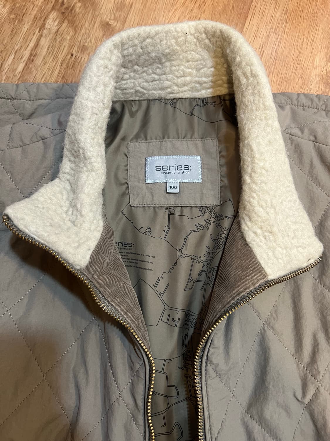 시리즈 남성 다크베이지 누빔조끼 집업조끼 상품이미지5