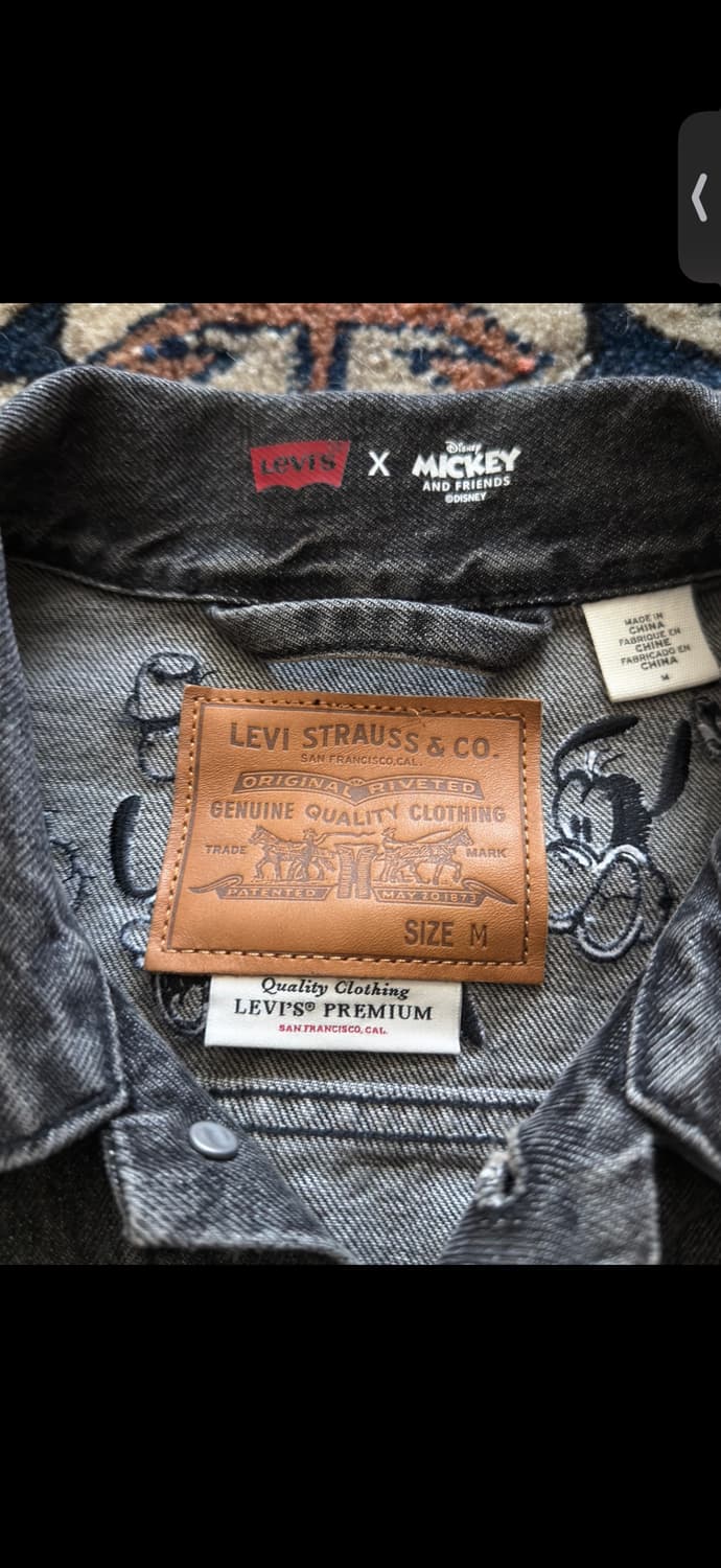 Levi's x Disney 컬렉션 흑청 데님 트러커 자켓 상품이미지10